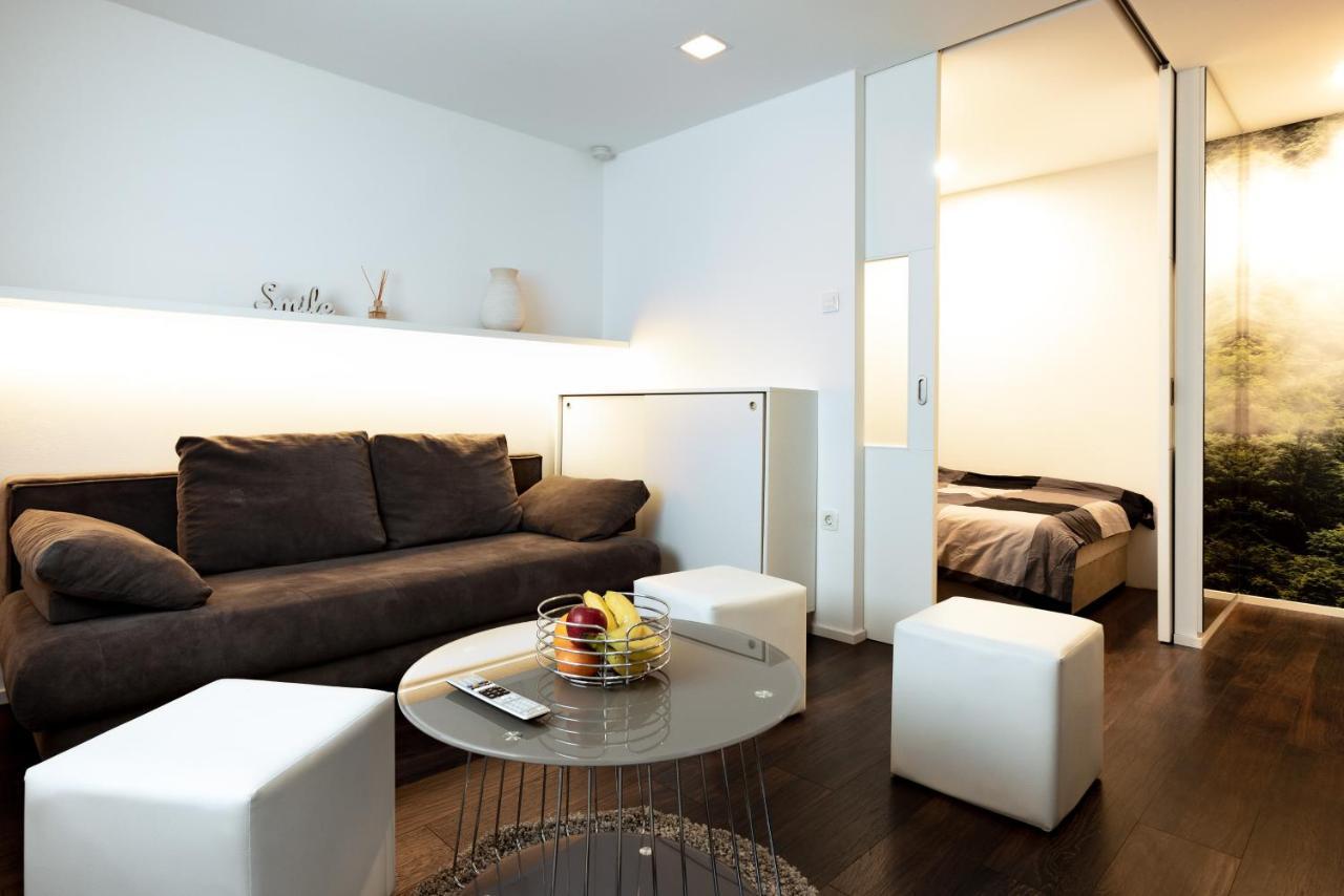 Elegant 1-Bedroom Apartment Near Hill Forest Laibach Exterior foto